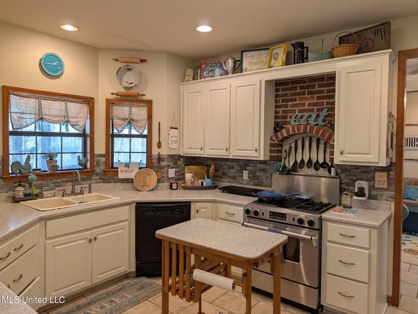 $1,100,000 | 642 Columbine Lane Southwest, Brookhaven, MS 39601