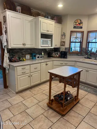 $1,100,000 | 642 Columbine Lane Southwest, Brookhaven, MS 39601