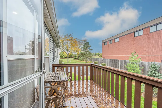 $245,000 | 759 Sterling Court, Unit A2, Bartlett, IL 60103