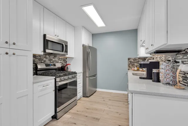 $245,000 | 759 Sterling Court, Unit A2, Bartlett, IL 60103