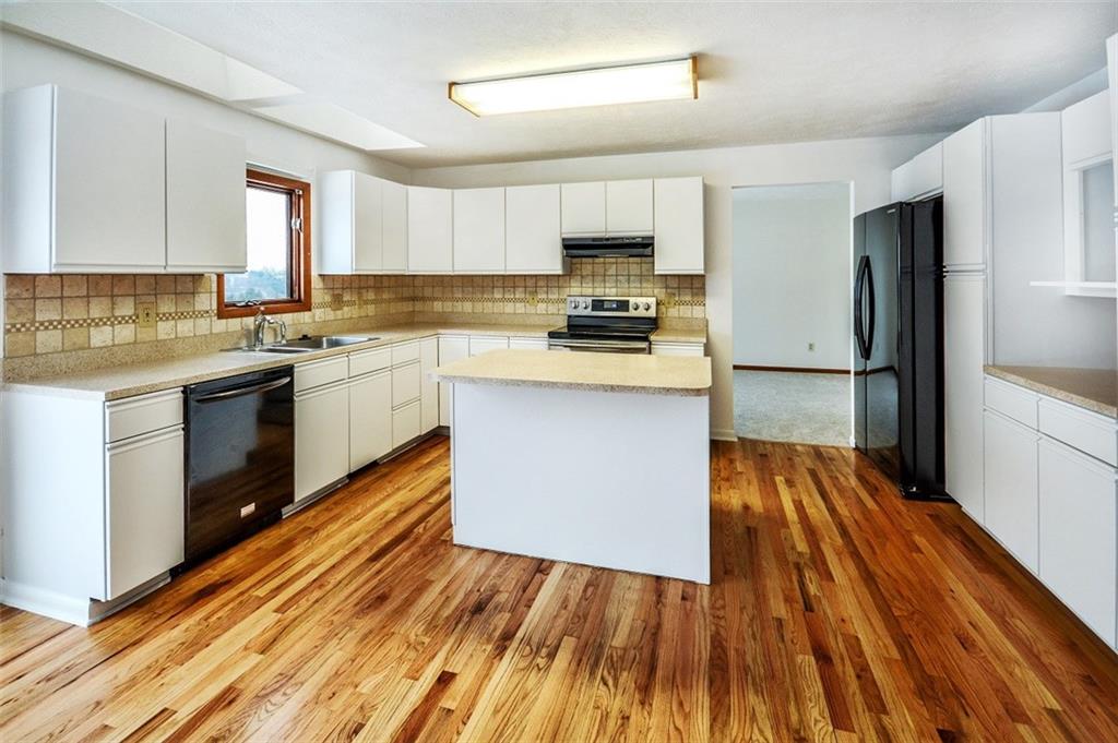 310 Ridgeway Drive Wexford, PA 15090 - Photo 6 of 25 Gallery Image 6