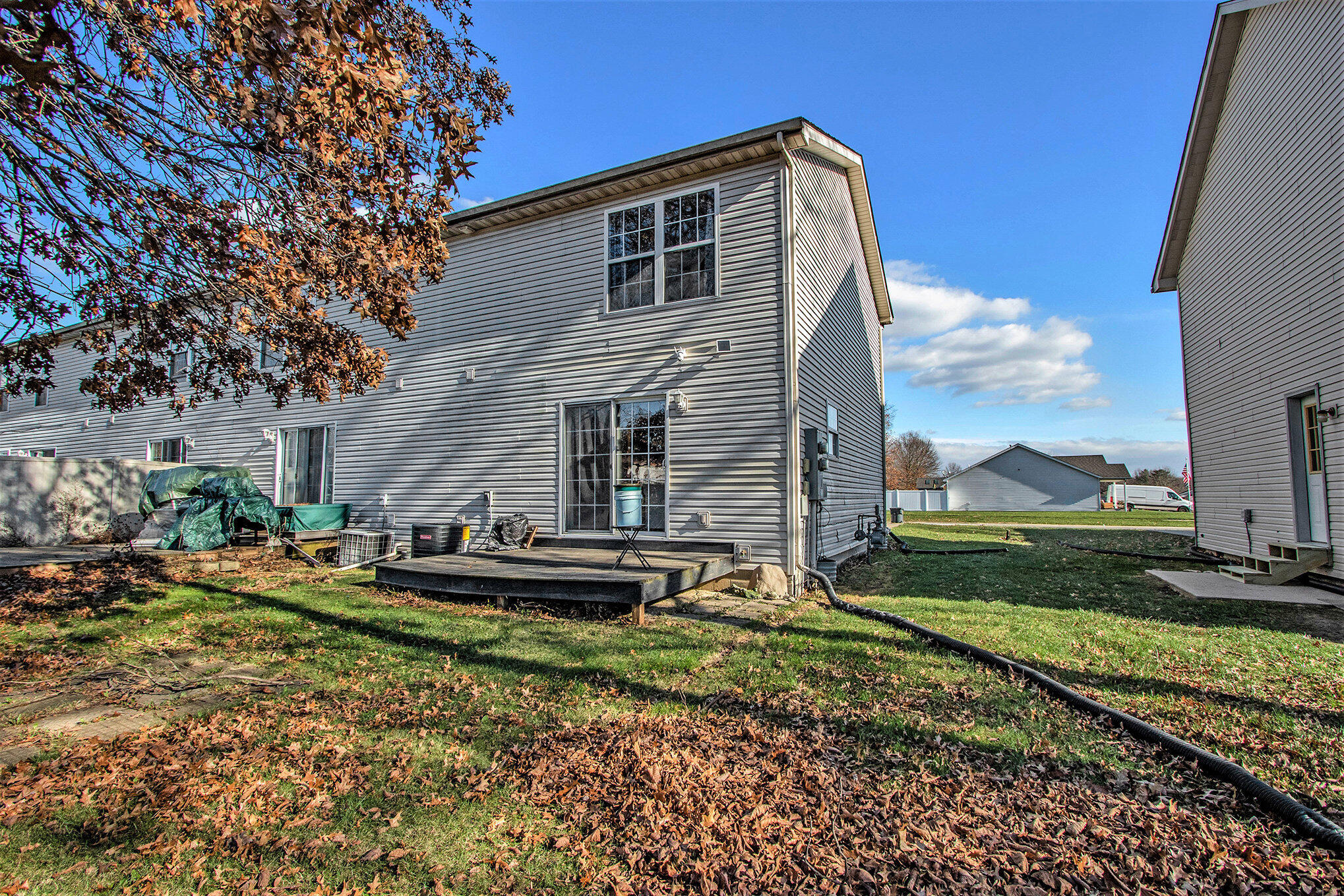 682 Dearborn Road, Unit A Valparaiso, IN 46385 - Photo 15 of 23 a front view of a house with garden