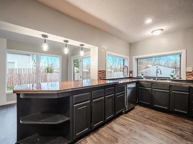 $289,900 | 630 East Water Street, Mount Vernon, IN 47620