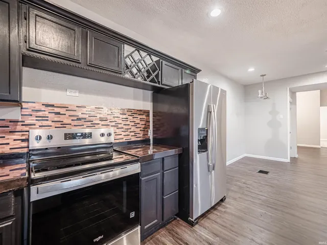 $289,900 | 630 East Water Street, Mount Vernon, IN 47620