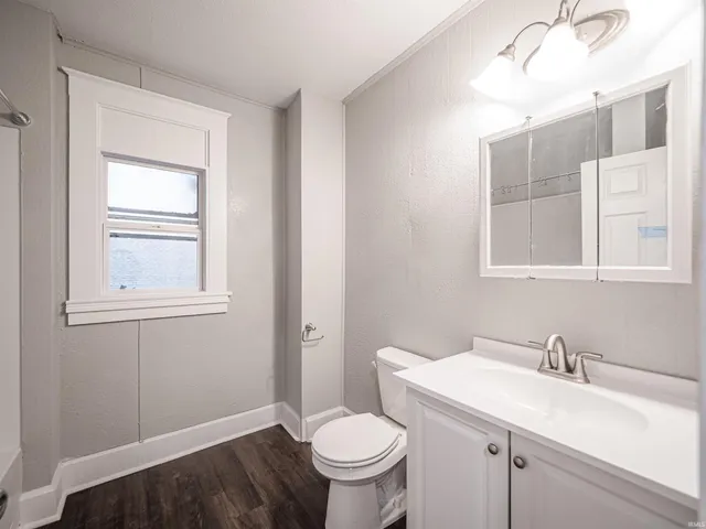 $289,900 | 630 East Water Street, Mount Vernon, IN 47620