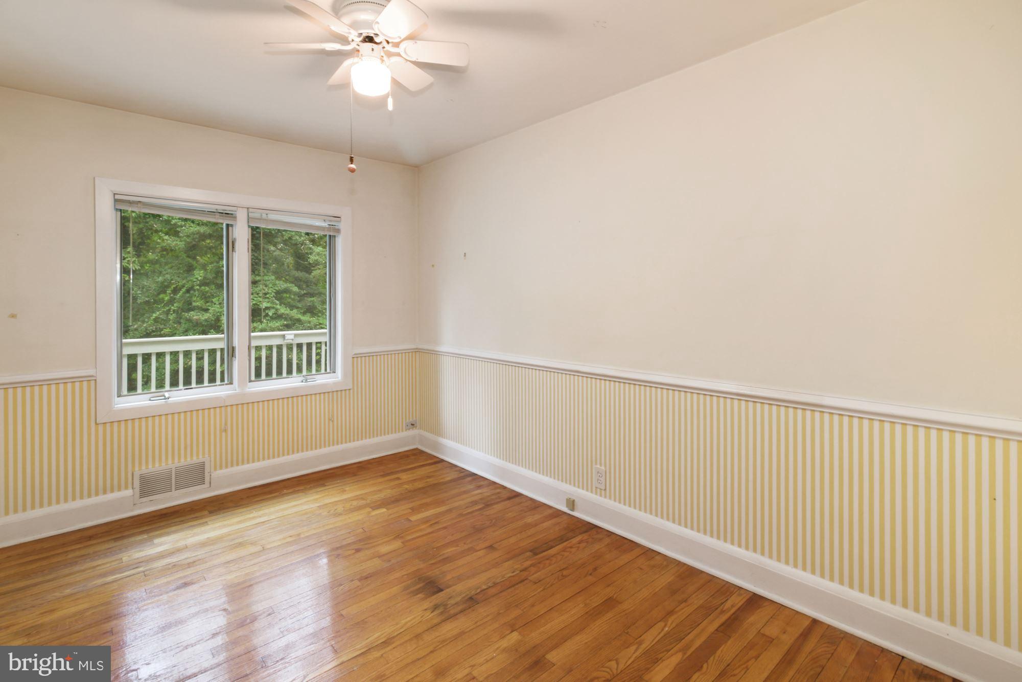 313 Old County Road Severna Park, MD 21146 - Photo 15 of 43 Main level Bedroom #1