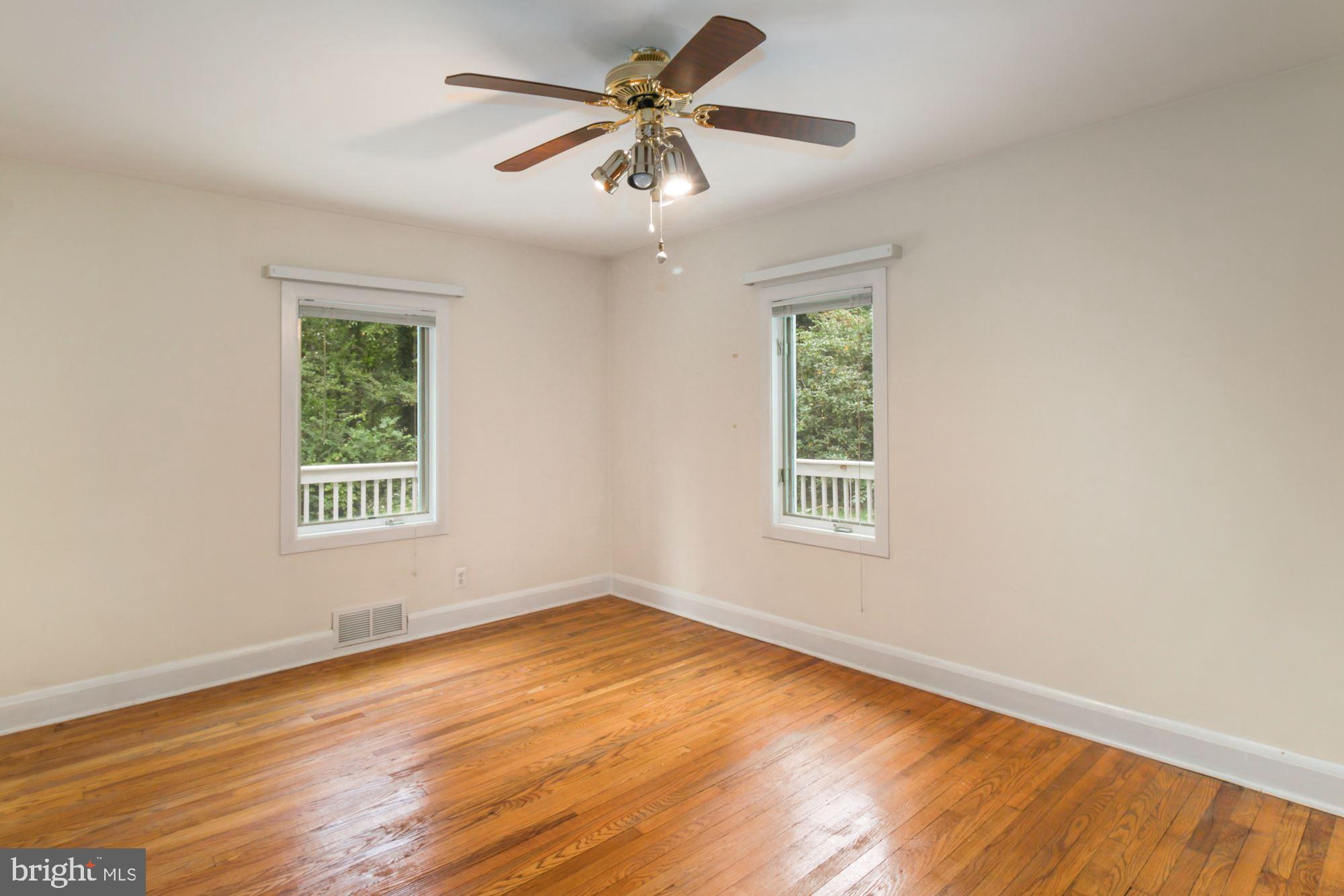 313 Old County Road Severna Park, MD 21146 - Photo 16 of 43 Main level Bedroom #2