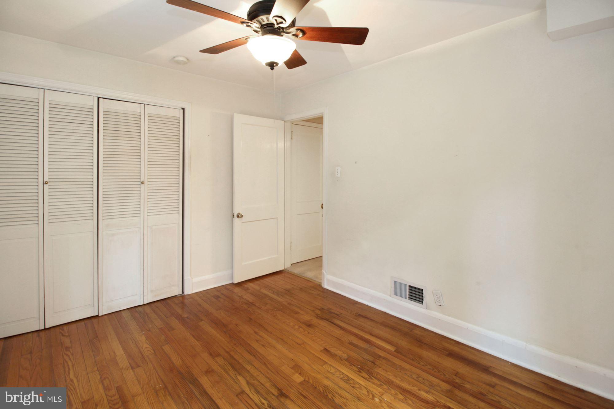 313 Old County Road Severna Park, MD 21146 - Photo 20 of 43 Main level Bedroom #3