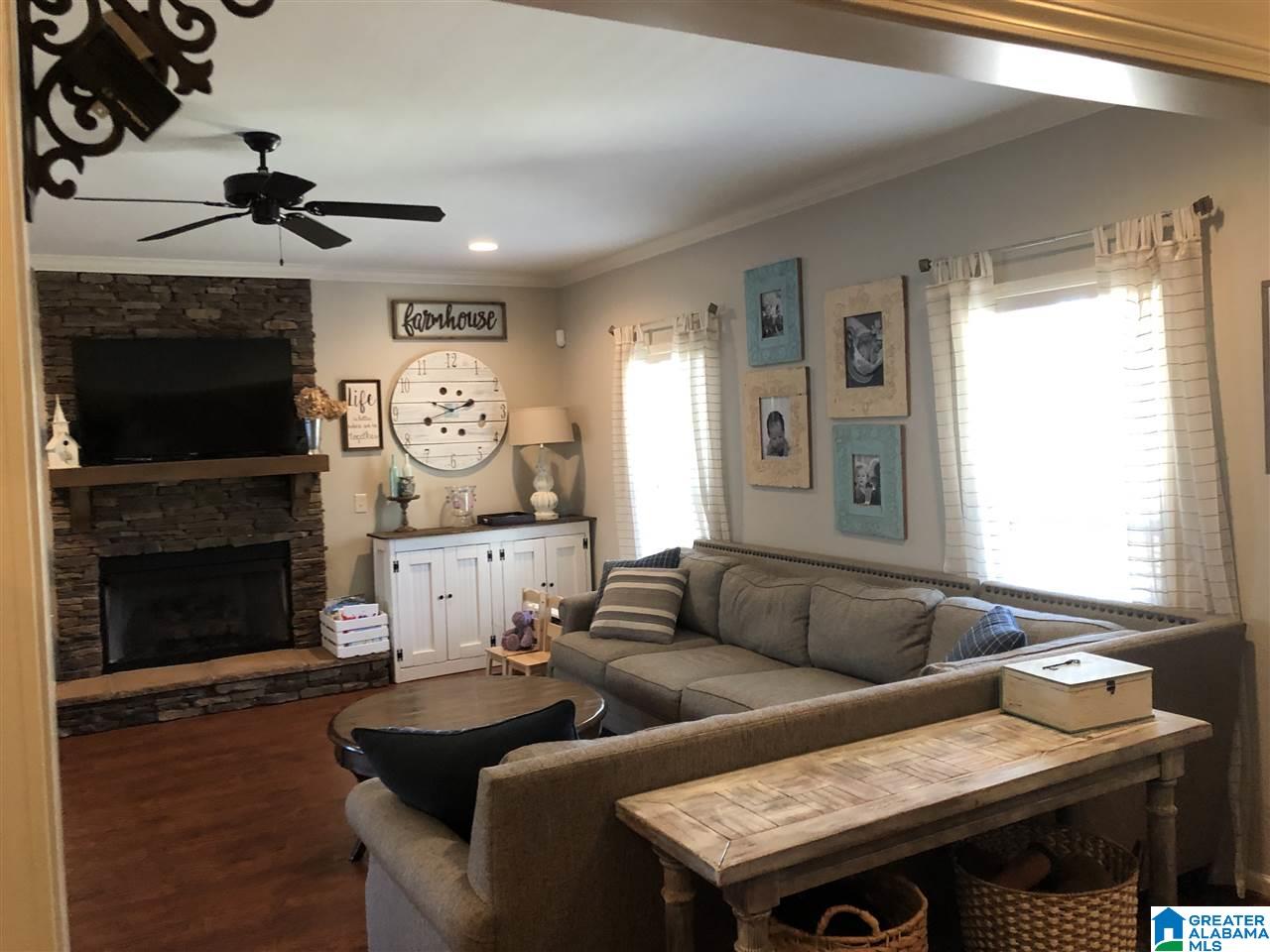 2120 Brett Circle Leeds, AL 35094 - Photo 2 of 10