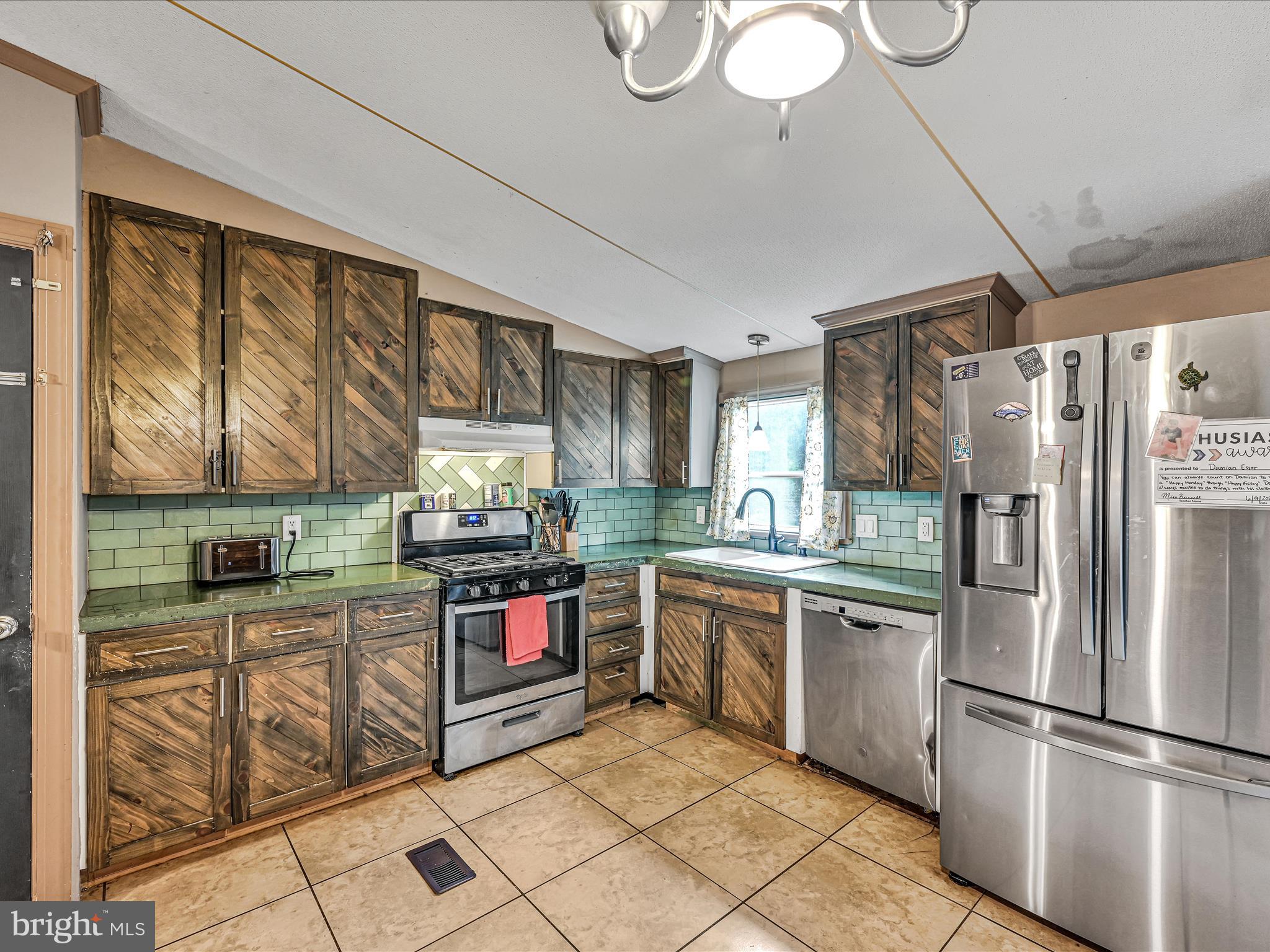 950 Hope Avenue Lititz, PA 17543 - Photo 12 of 26 Eat-In-Kitchen