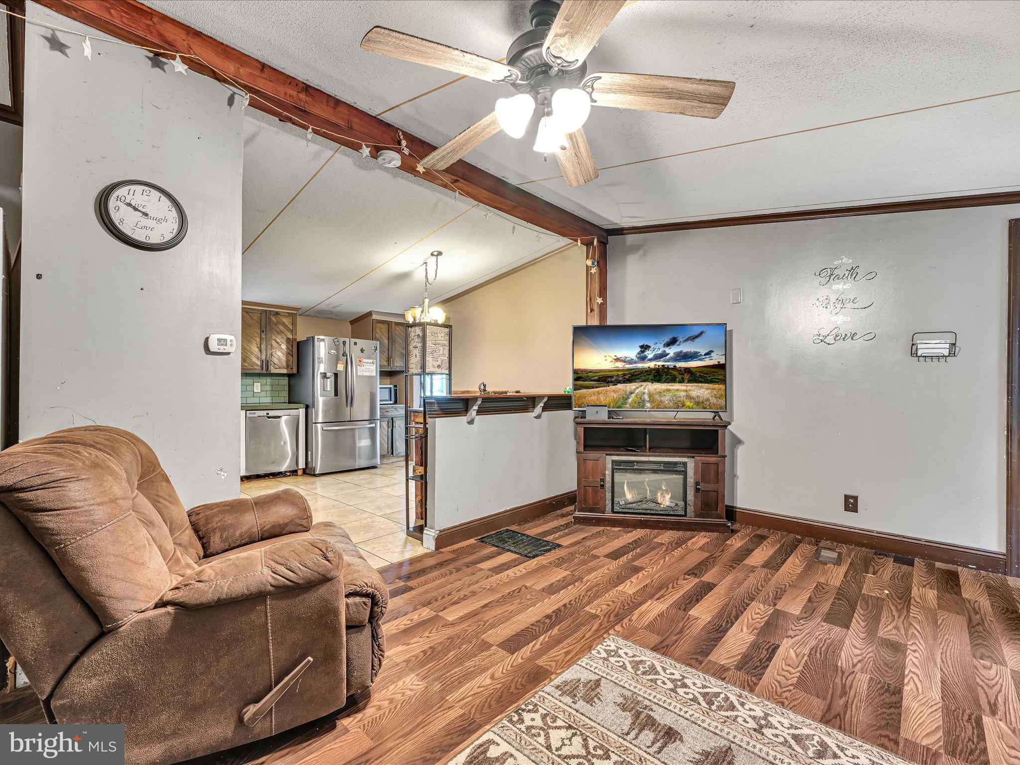 950 Hope Avenue Lititz, PA 17543 - Photo 7 of 26 Living Room