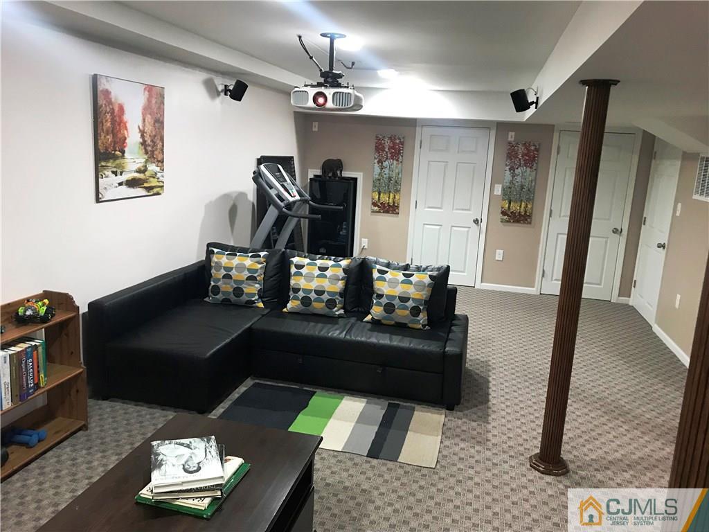 352 Hawthorne Road North Brunswick, NJ 08902 - Photo 19 of 20 Gallery Image 19