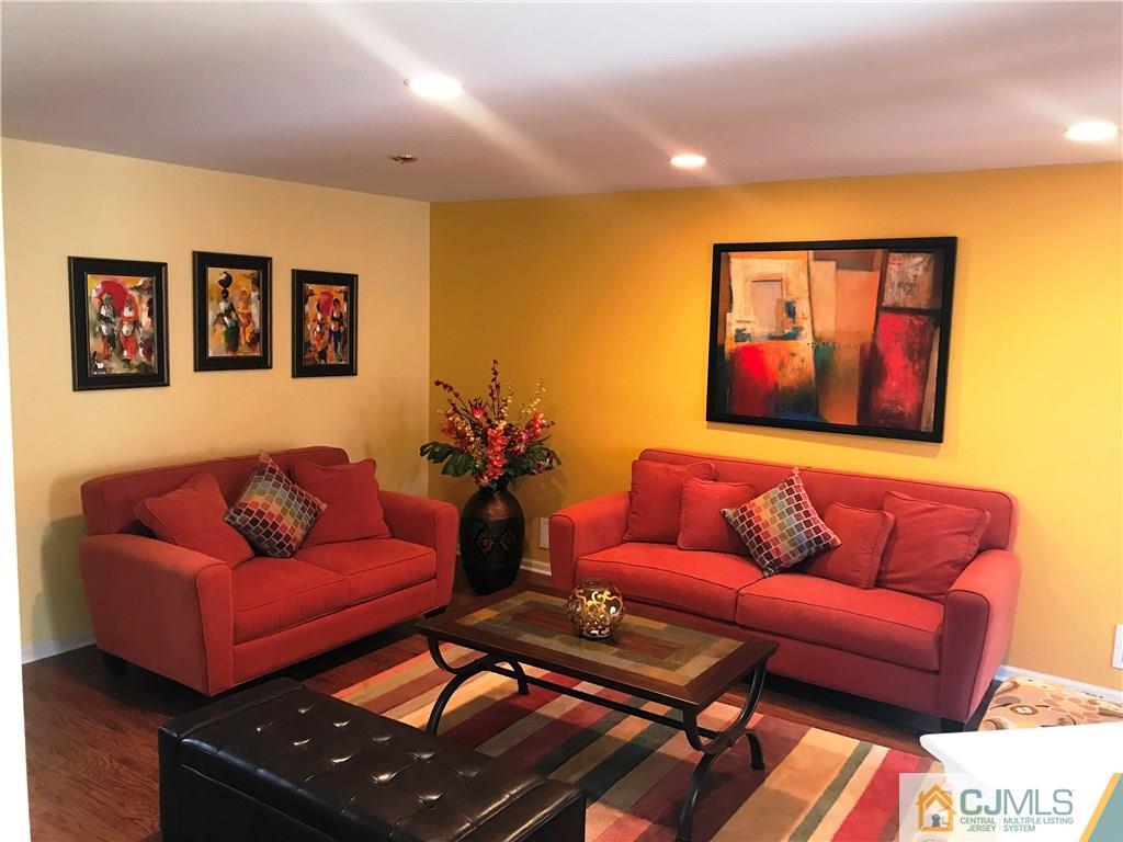 352 Hawthorne Road North Brunswick, NJ 08902 - Photo 3 of 20 Gallery Image 3
