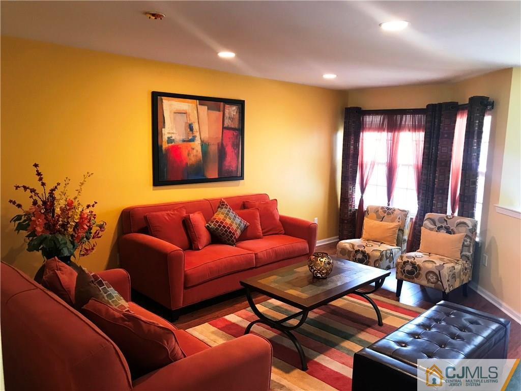 352 Hawthorne Road North Brunswick, NJ 08902 - Photo 4 of 20 Gallery Image 4