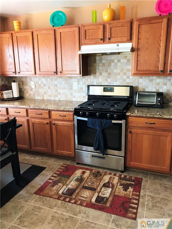 352 Hawthorne Road North Brunswick, NJ 08902 - Photo 10 of 20 Gallery Image 10