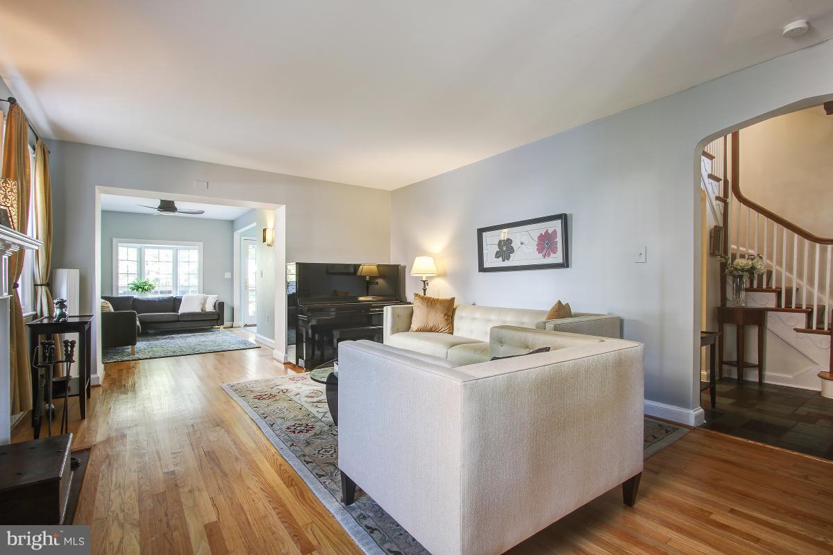 4525 Sleaford Road Bethesda, MD 20814 - Photo 5 of 30 Living Room