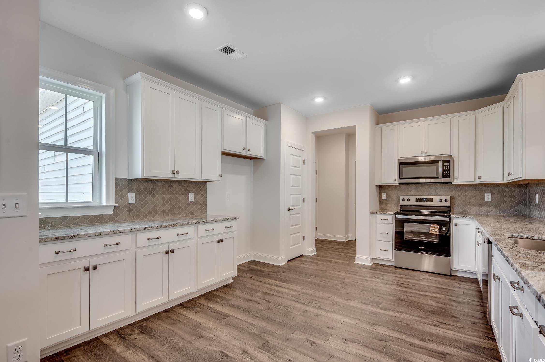 907 Inlt Kys Street Murrells Inlet, SC 29576 - Photo 3 of 32