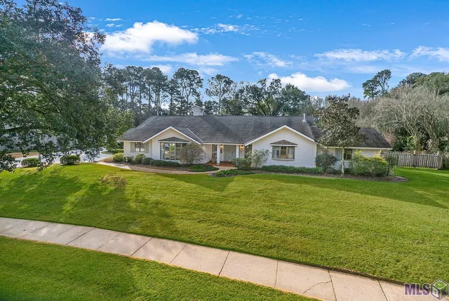 $899,900 | 6152 Overton Drive, Baton Rouge, LA 70808