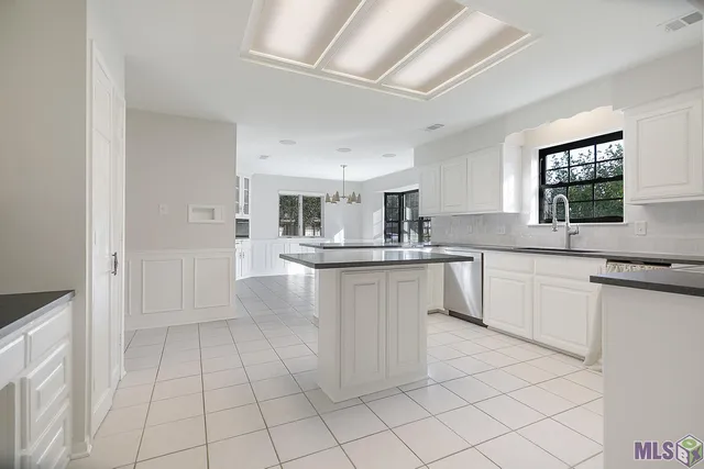 $899,900 | 6152 Overton Drive, Baton Rouge, LA 70808