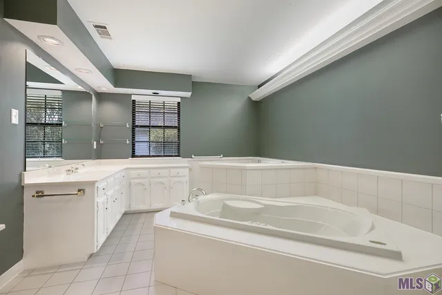 $899,900 | 6152 Overton Drive, Baton Rouge, LA 70808