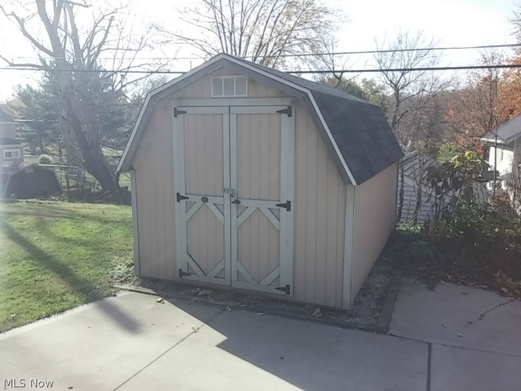 917 Ridge Road Northwest Canton, OH 44703 - Photo 2 of 14 Gallery Image 2
