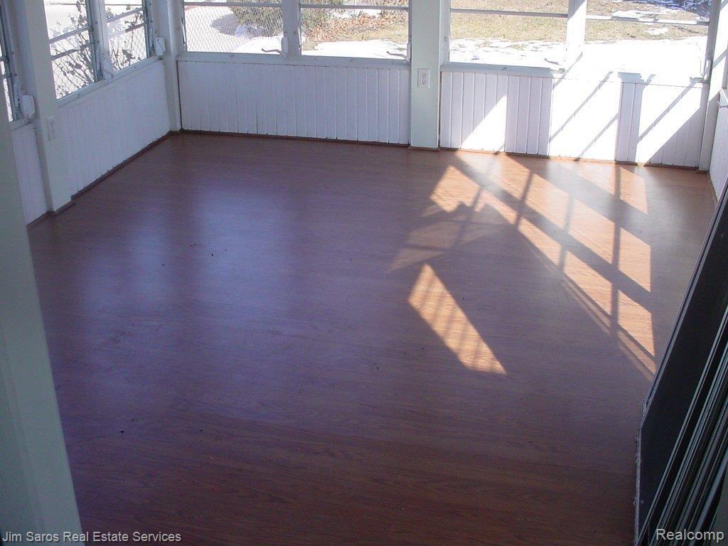FLA RM OFF REAR BD