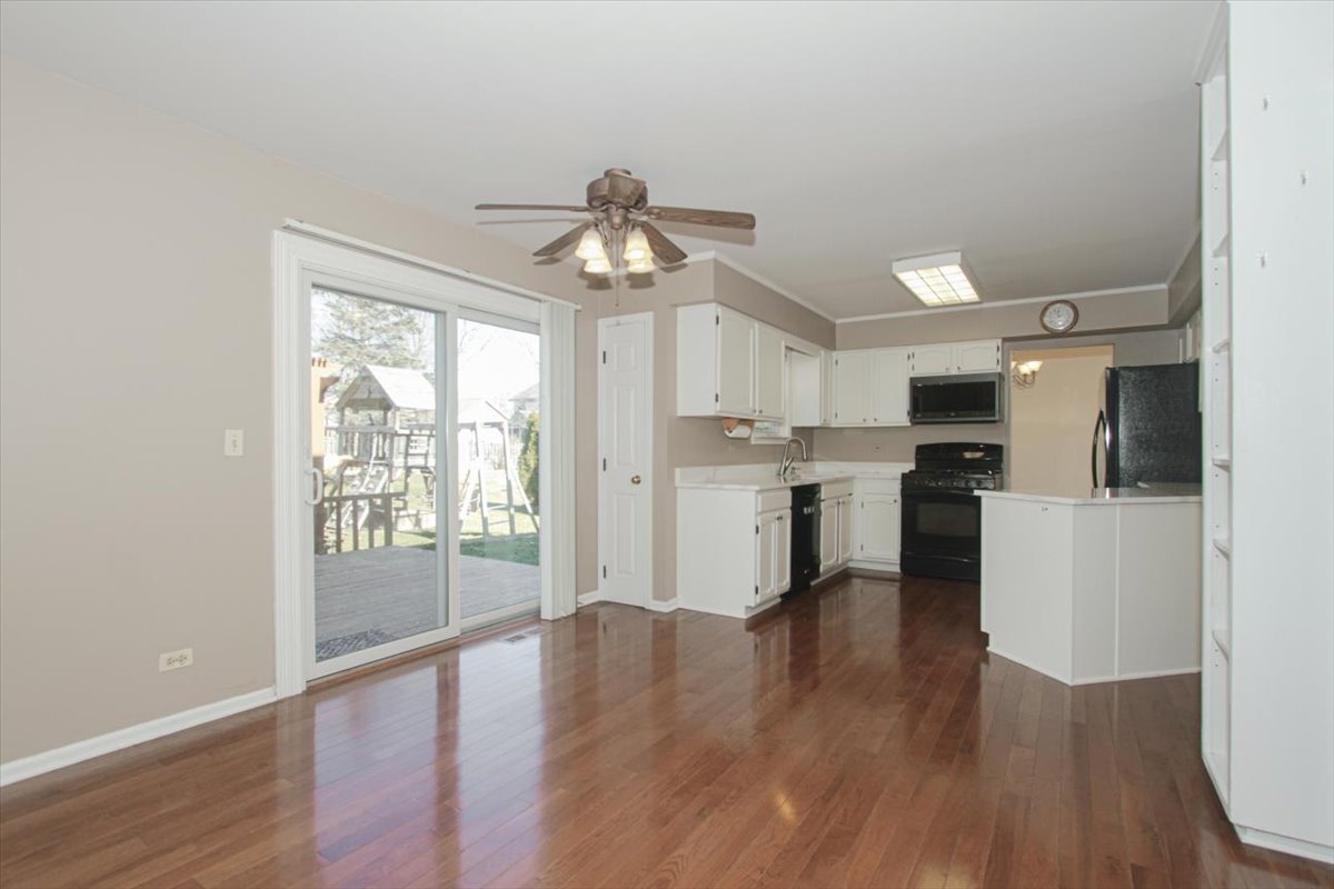 504 Farm Bridge Road Lake Zurich, IL 60047 - Photo 4 of 25 Gallery Image 4
