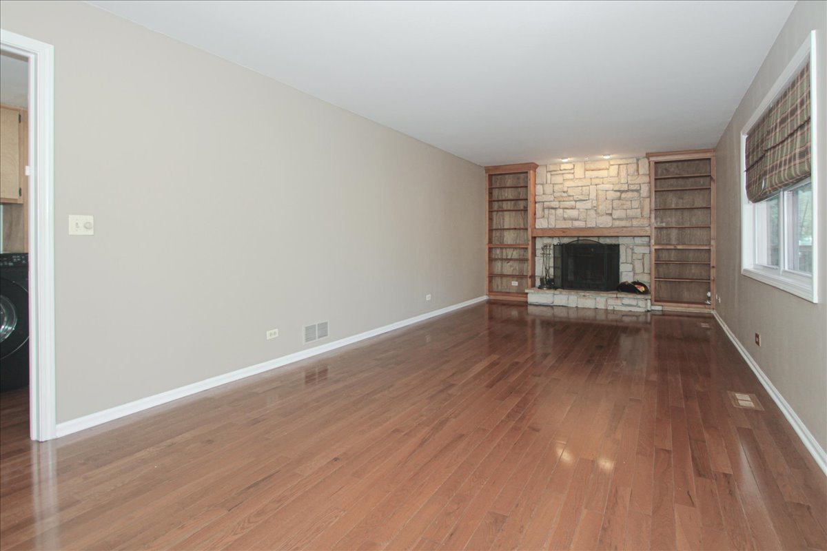 504 Farm Bridge Road Lake Zurich, IL 60047 - Photo 8 of 25 Gallery Image 8