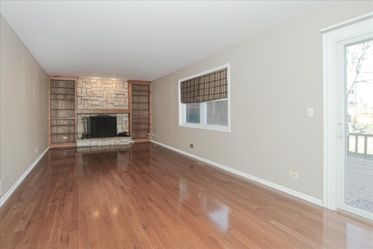 504 Farm Bridge Road Lake Zurich, IL 60047 - Photo 9 of 25 Gallery Image 9