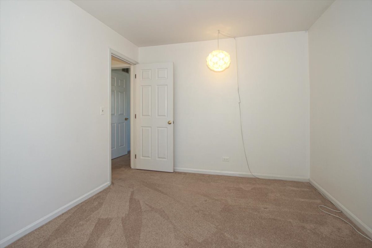 504 Farm Bridge Road Lake Zurich, IL 60047 - Photo 10 of 25 Gallery Image 10
