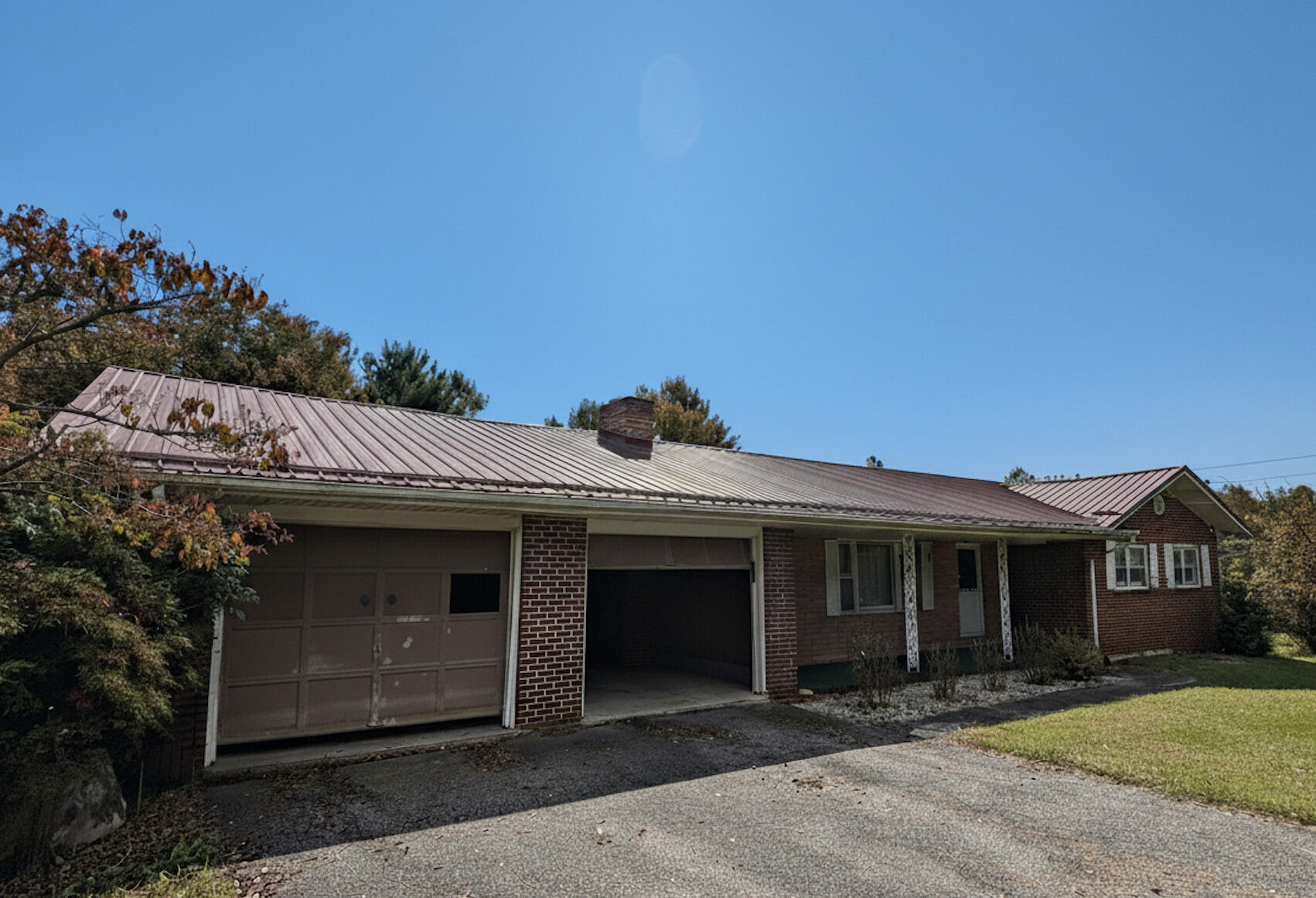 375 Barberry Road Southeast Floyd, VA 24091 - Photo 3 of 40 a front view of a house