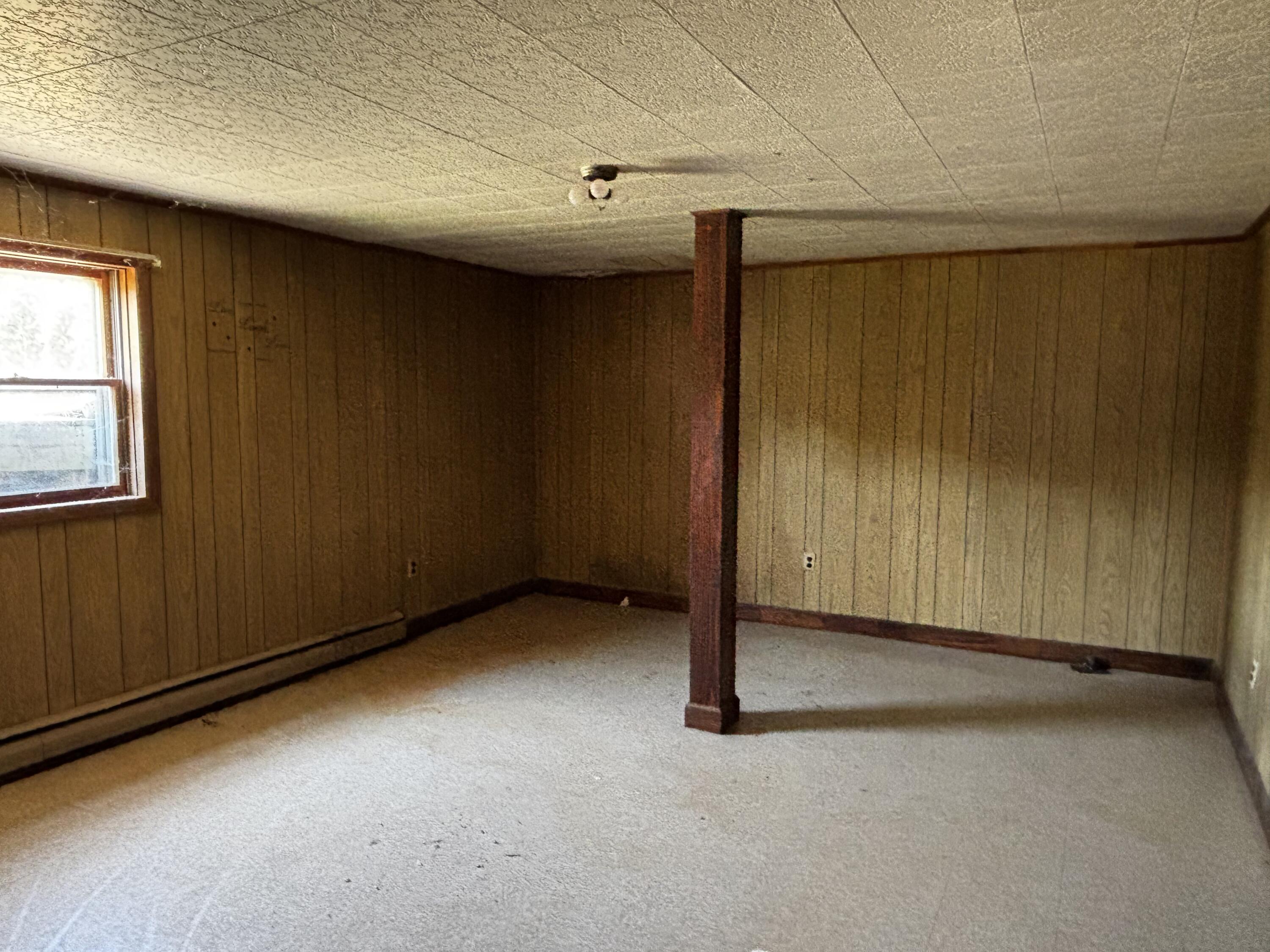 375 Barberry Road Southeast Floyd, VA 24091 - Photo 37 of 40 an empty room with a workbench