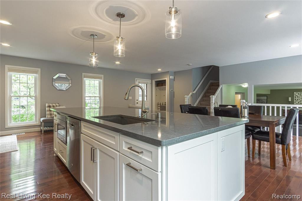 2260 North Fairview Lane Rochester Hills, MI 48306 - Photo 11 of 38