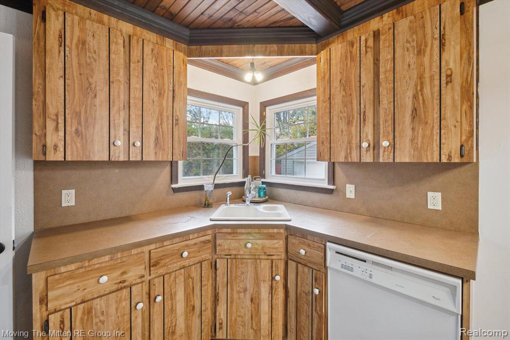 21124 Thorofare Road Grosse Ile, MI 48138 - Photo 13 of 54 Gallery Image 13