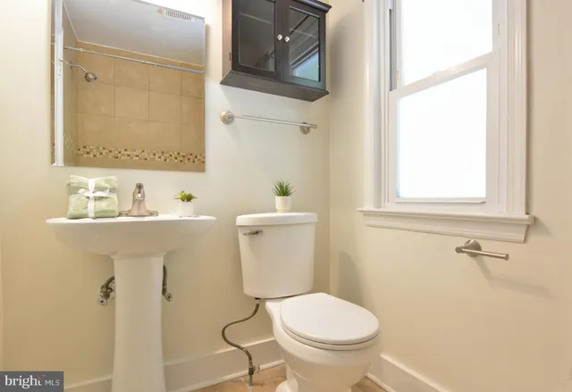 $579,000 | 3723 South Kemper Road, Arlington, VA 22206