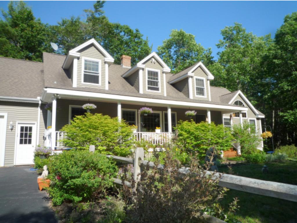 105 Waumbeck Road Wolfeboro, NH 03894 - Photo 2 of 27 Gallery Image 2