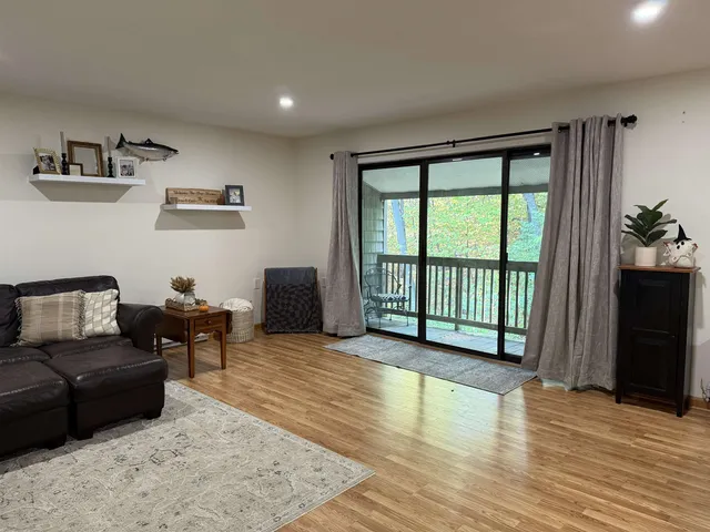 $284,900 | 64 Hawthorne Circle, Unit 64, South Burlington, VT 05403