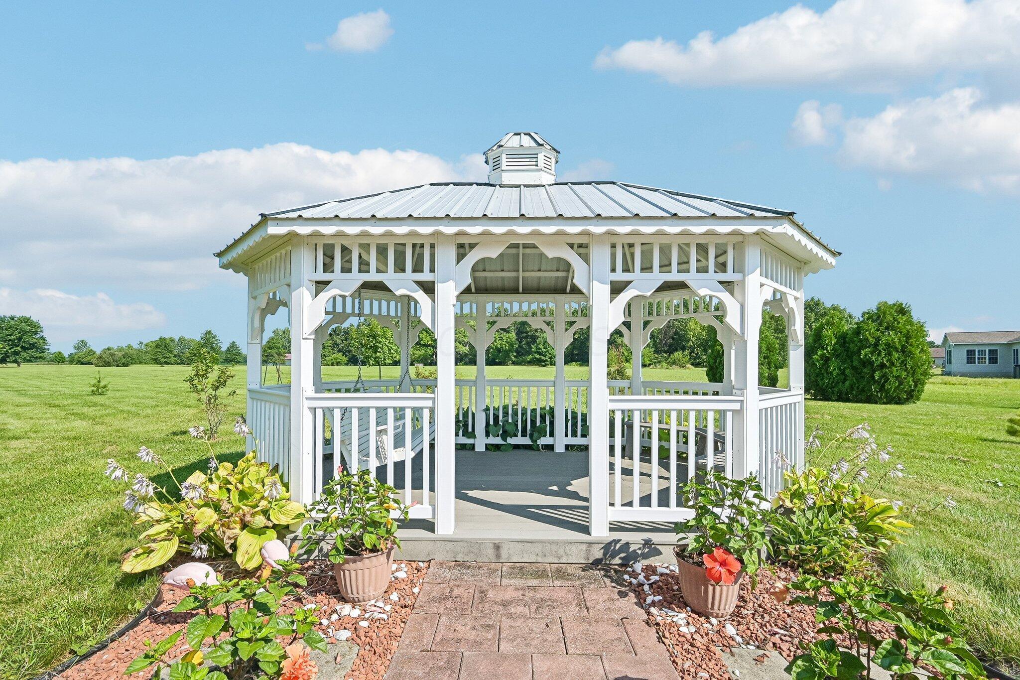 12417 Bulen-Pierce Road Lockbourne, OH 43137 - Photo 69 of 129 Gazebo