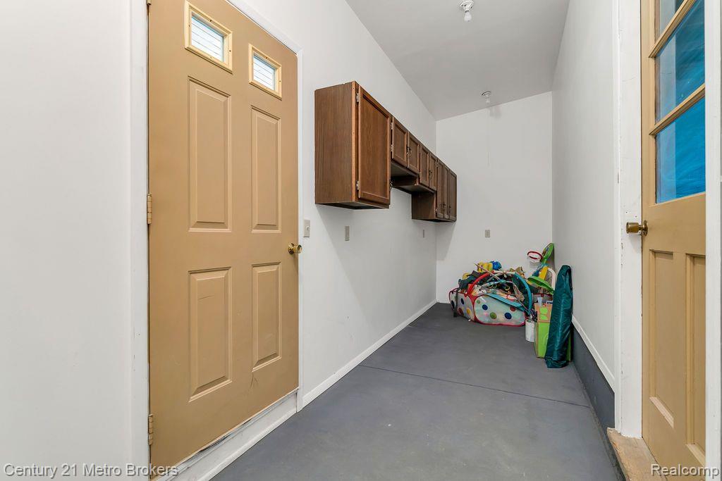 1190 Stonehenge Road Flint, MI 48532 - Photo 19 of 32 Gallery Image 19