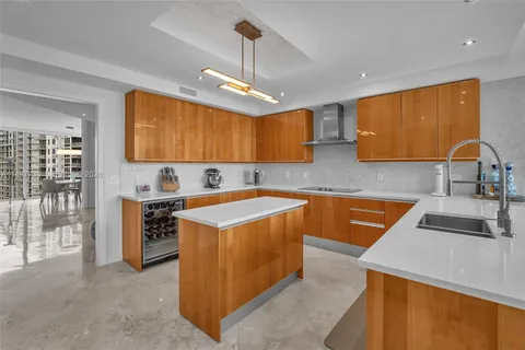 $2,395,000 | 333 Las Olas Way, Unit 3706, Fort Lauderdale, FL 33301