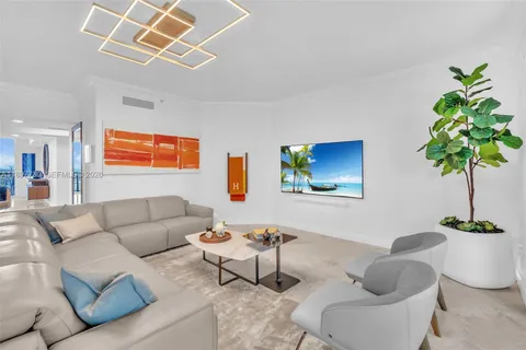 $2,395,000 | 333 Las Olas Way, Unit 3706, Fort Lauderdale, FL 33301