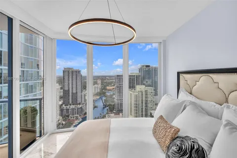 $2,395,000 | 333 Las Olas Way, Unit 3706, Fort Lauderdale, FL 33301