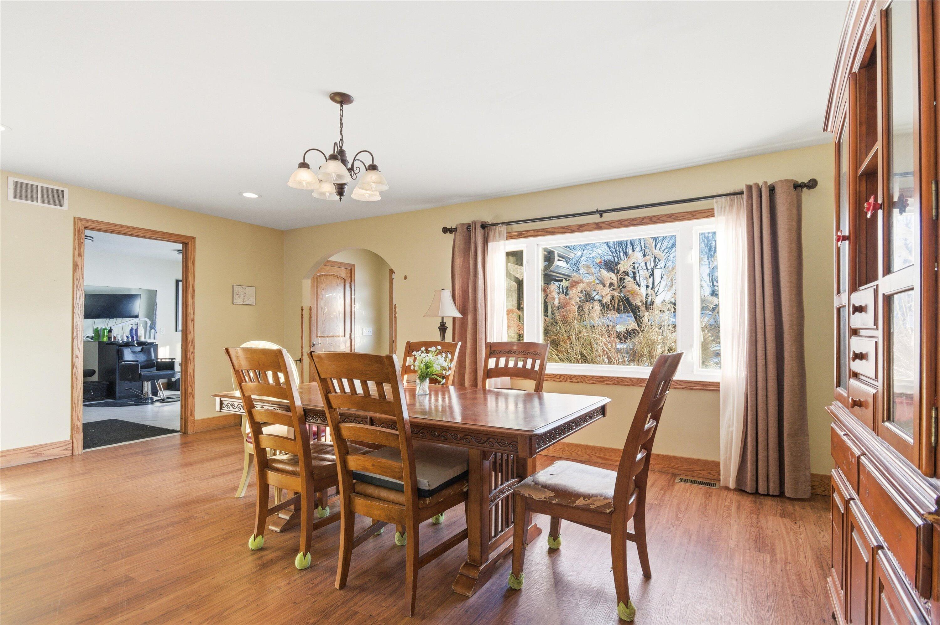 5272 West Liberty Road Ann Arbor, MI 48103 - Photo 7 of 46 27-27