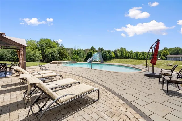 $1,900,000 | 9500 Church Road, Barrington, IL 60010