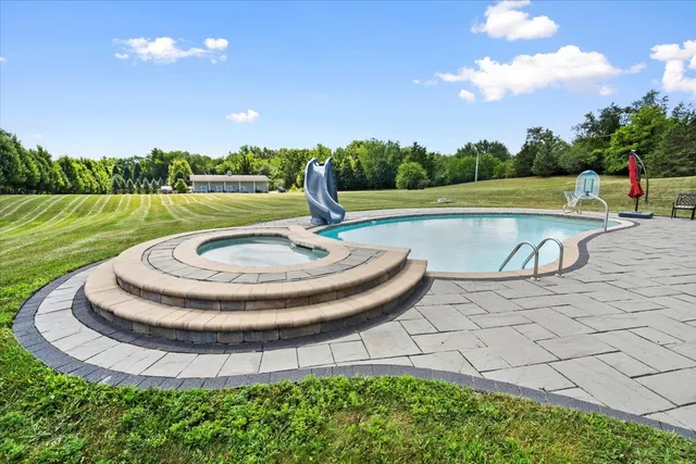 $1,900,000 | 9500 Church Road, Barrington, IL 60010