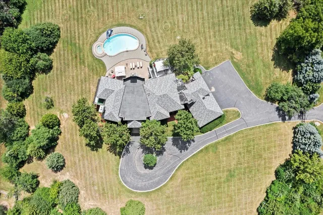 $1,900,000 | 9500 Church Road, Barrington, IL 60010