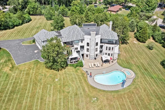 $1,900,000 | 9500 Church Road, Barrington, IL 60010