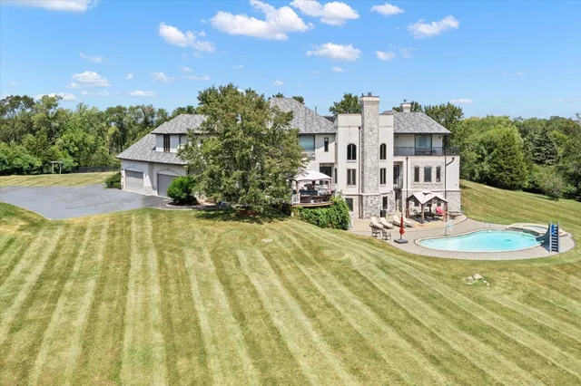 $1,900,000 | 9500 Church Road, Barrington, IL 60010