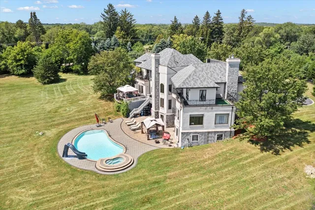 $1,900,000 | 9500 Church Road, Barrington, IL 60010