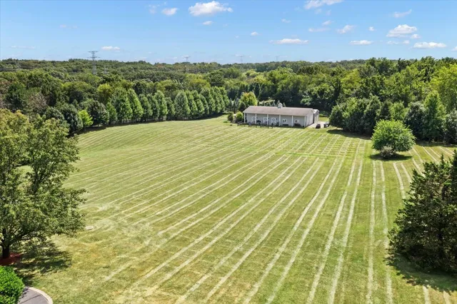 $1,900,000 | 9500 Church Road, Barrington, IL 60010